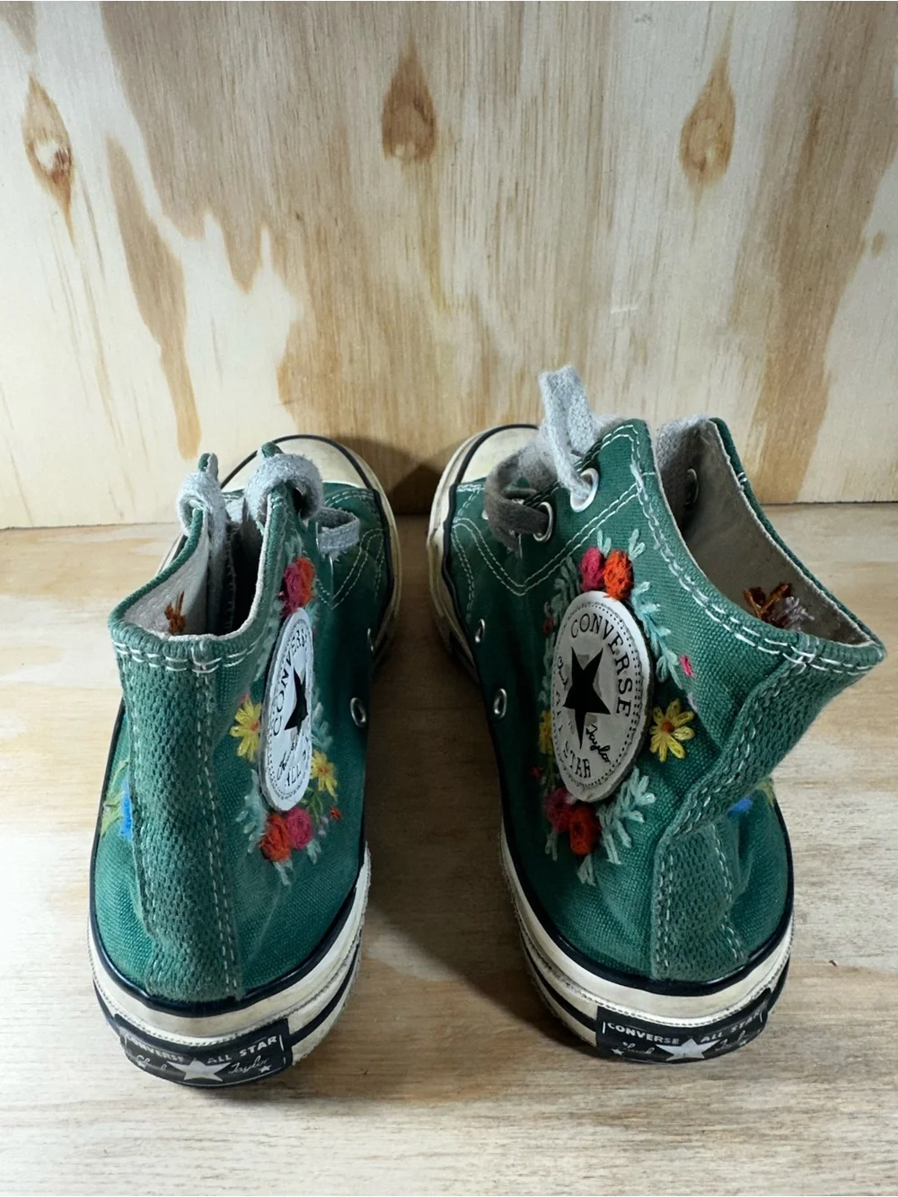 Converse Green High-Top Sneakers with Floral Embroidery Women’s Size 7.5 - Picture 6 of 8